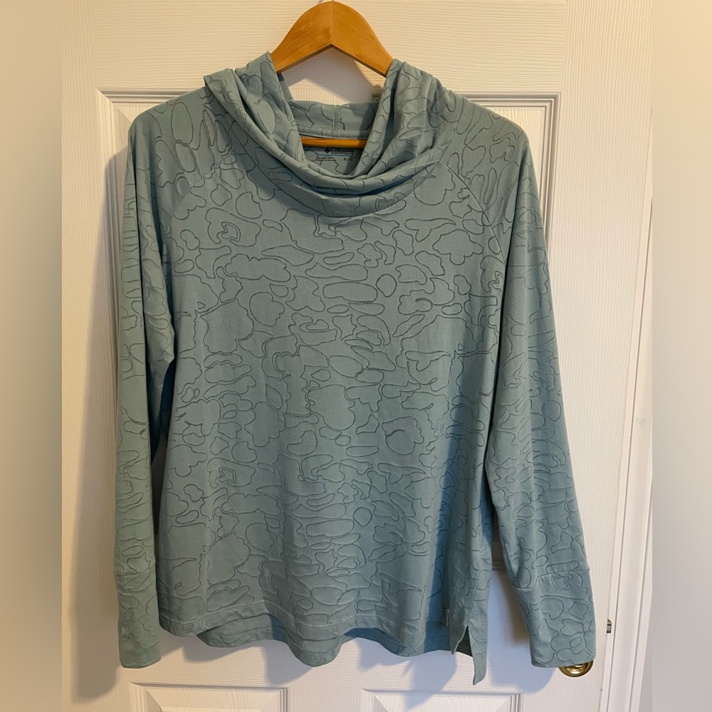 Columbia pale green top with hood